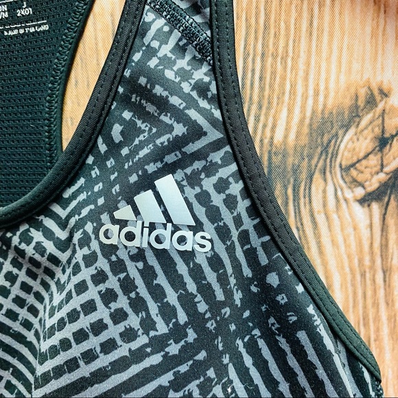 Adidas Techfit sports bra-Size Medium - Picture 4 of 9